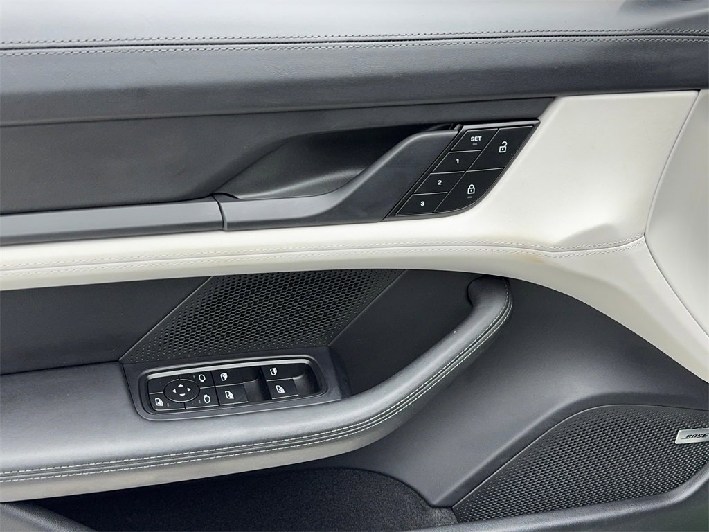 Used 2023 Porsche Taycan 4S image 39