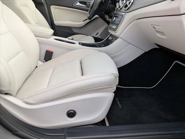 Used 2018 Mercedes-Benz GLA 250 image 19