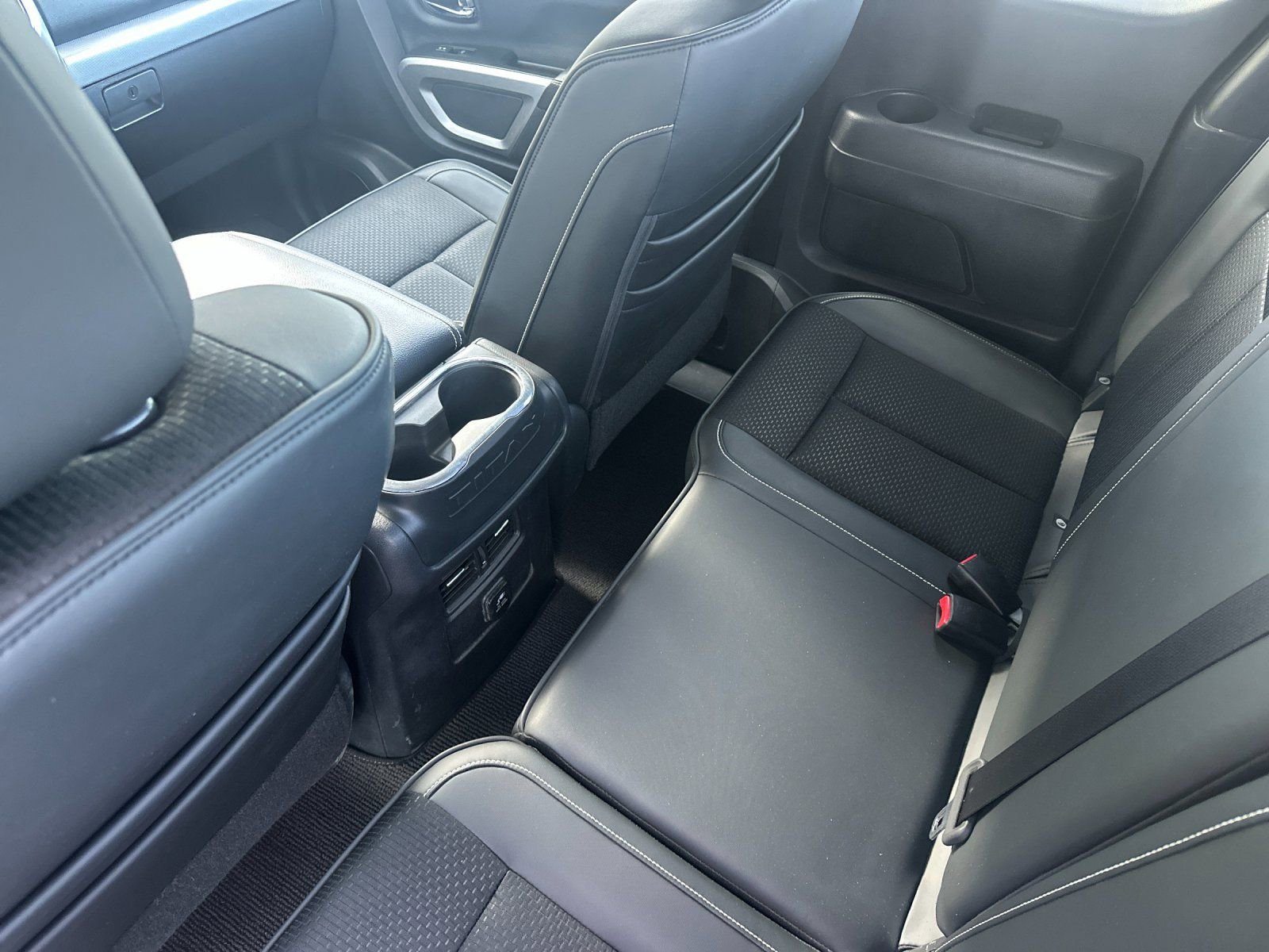 Used 2017 Nissan Titan PRO-4X image 12