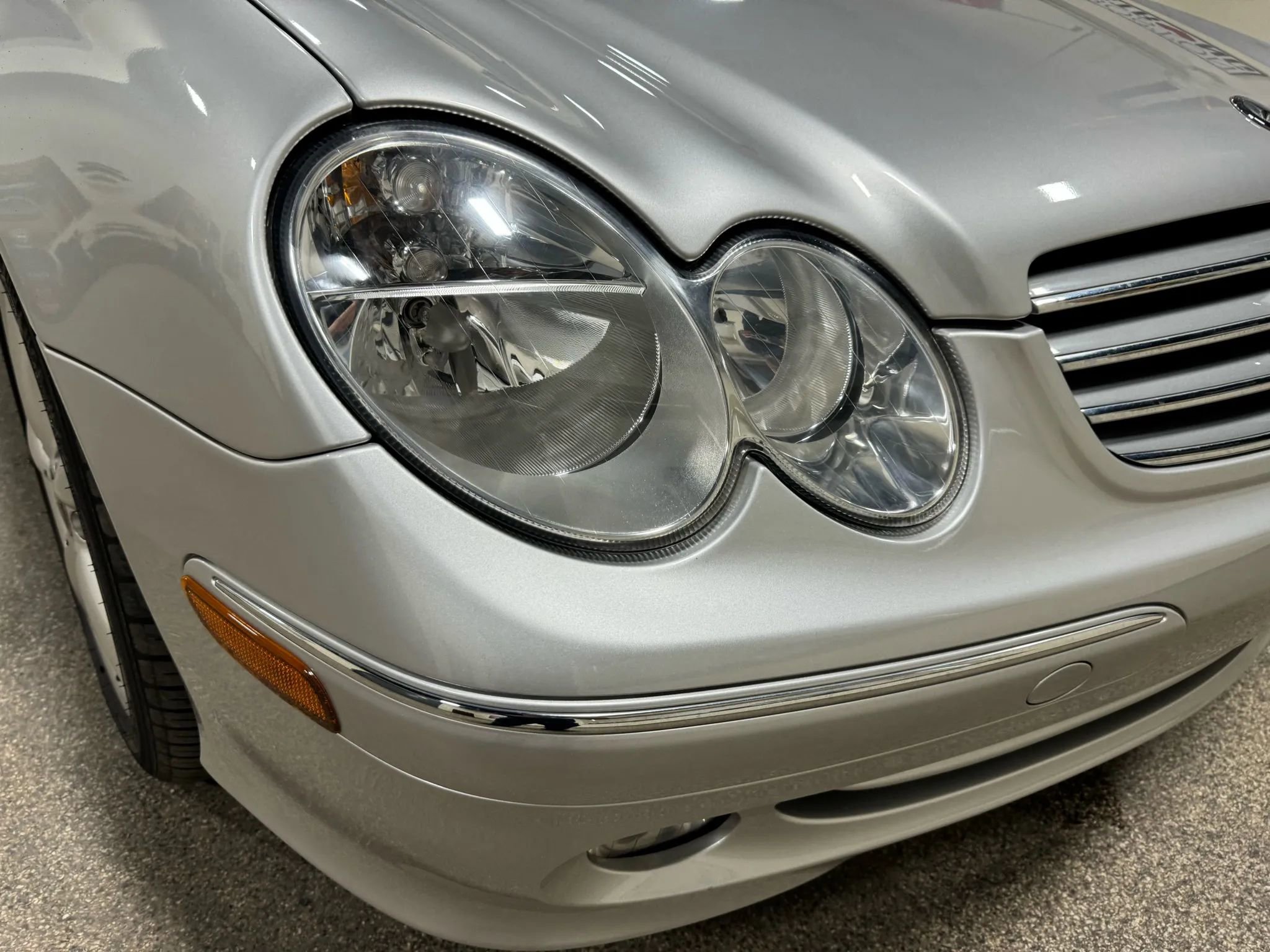 Used 2005 Mercedes-Benz CLK 320 Cabriolet image 32