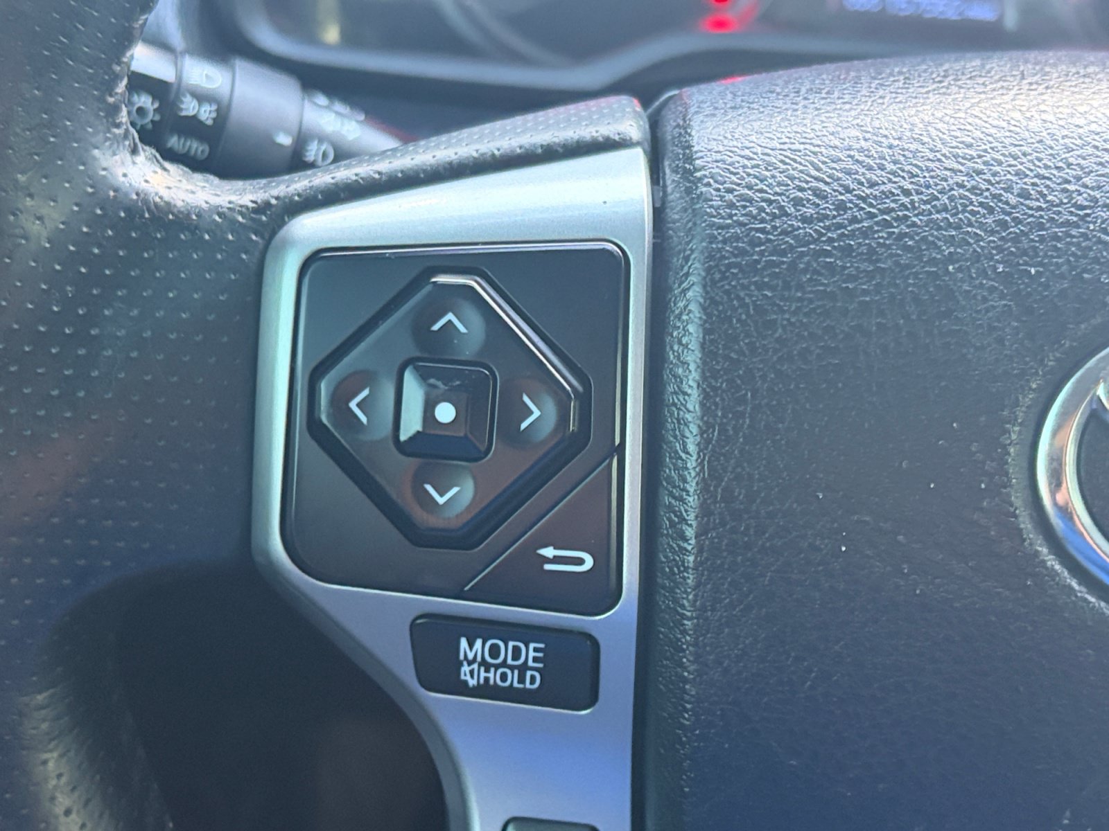 Used 2018 Toyota 4Runner Limited AWD/4WD image 20