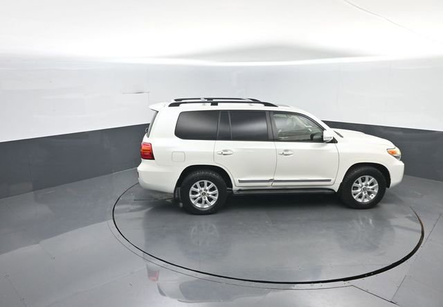 Used 2013 Toyota Land Cruiser image 27
