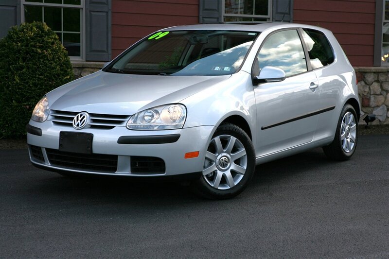 Used 2009 Volkswagen Rabbit S FWD image 1