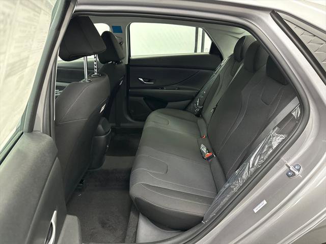 New 2026 Hyundai Elantra SE w/ Cargo Package image 19