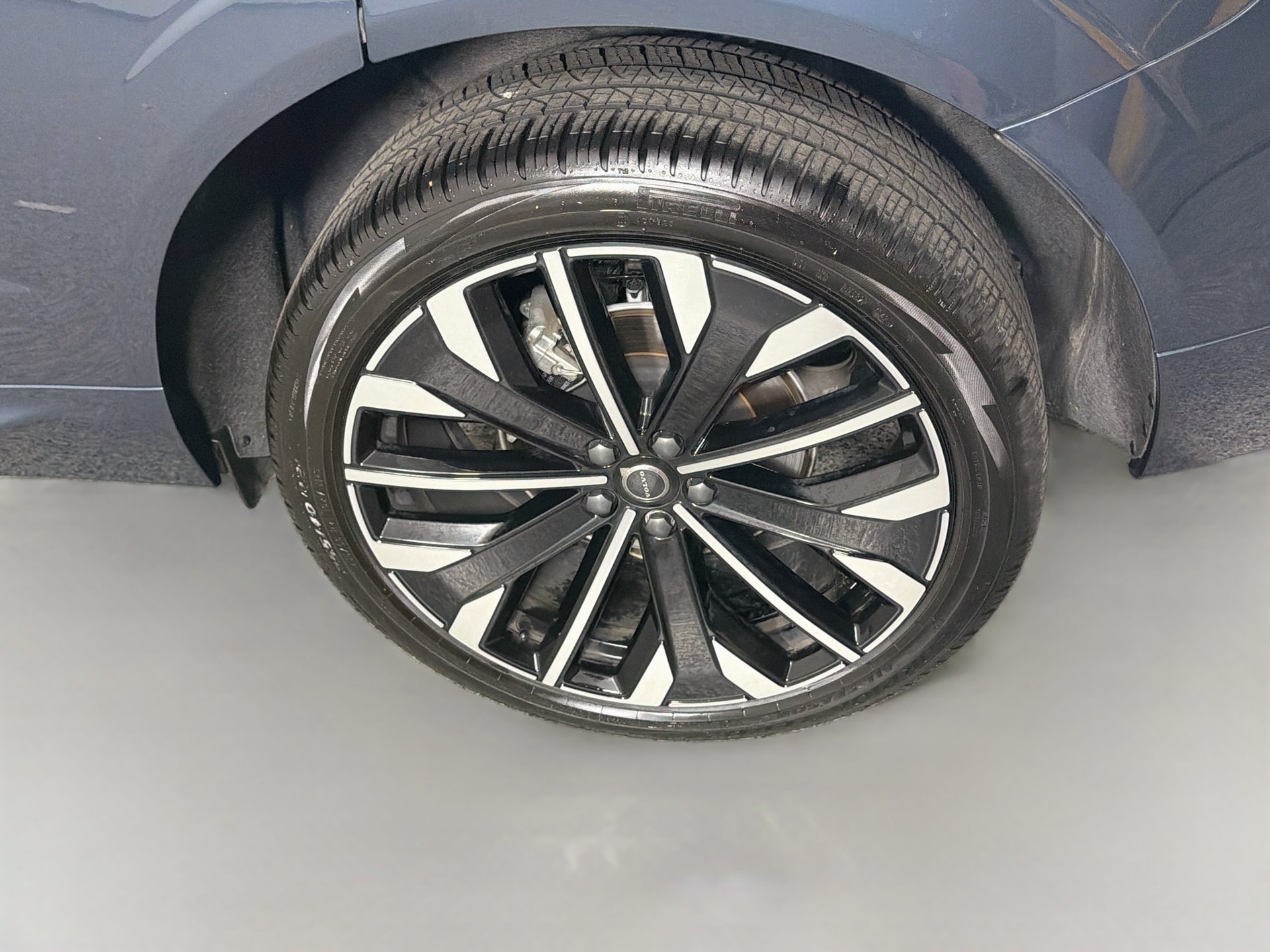 Certified 2026 Volvo XC60 B5 Ultra AWD/4WD image 33