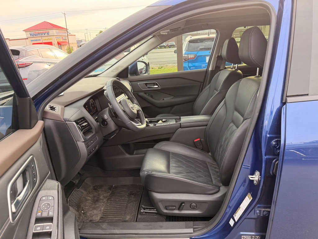 Used 2023 Nissan Rogue Platinum FWD image 5