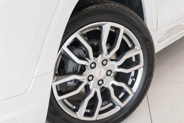 Used 2023 GMC Terrain Denali image 2