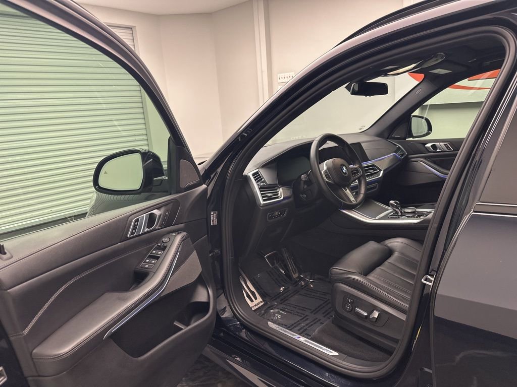 Used 2020 BMW X5 xDrive40i w/ M Sport Package image 5