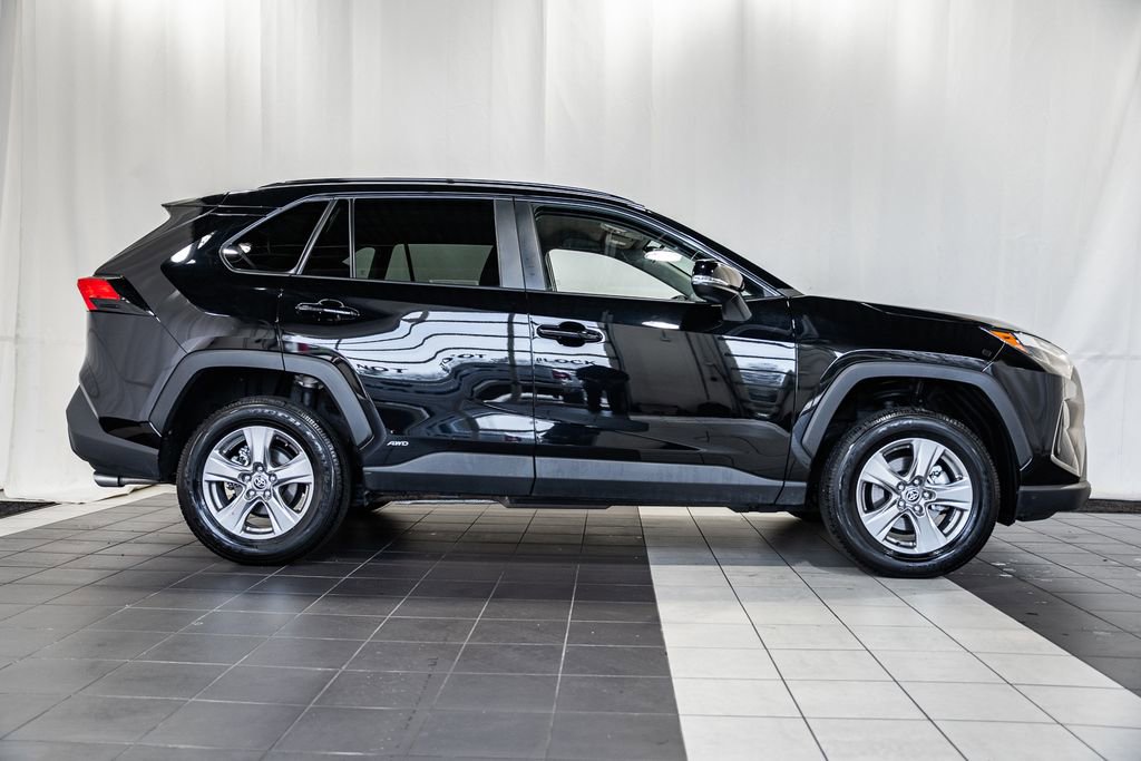 Used 2025 Toyota RAV4 XLE image 3