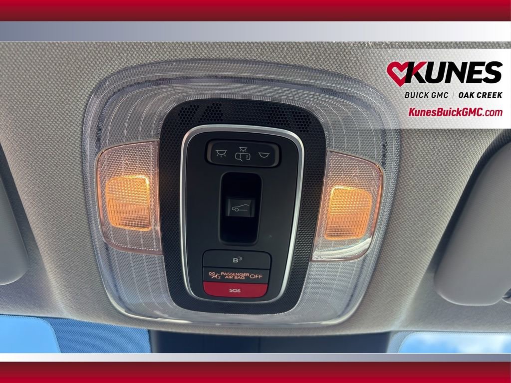 Used 2025 Hyundai Elantra Limited image 23