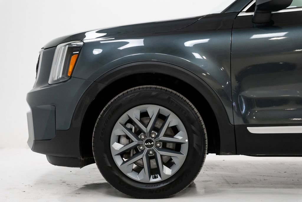 Used 2023 Kia Telluride LX image 28