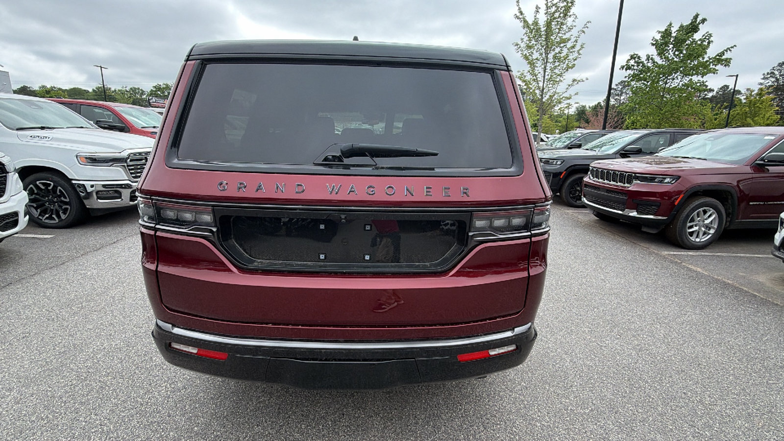 Used 2025 Jeep Grand Wagoneer Series II Obsidian w/ Quick Order Packagew 28T AWD/4WD image 9