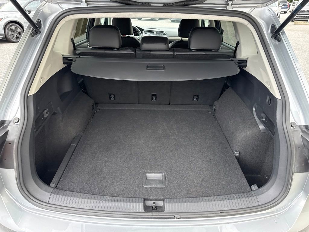 Used 2021 Volkswagen Tiguan SE AWD/4WD image 11