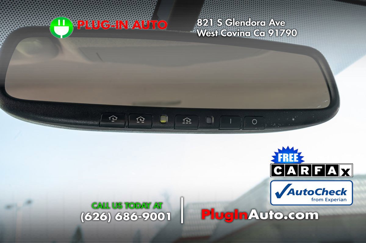 Used 2012 Toyota Prius V Five image 22