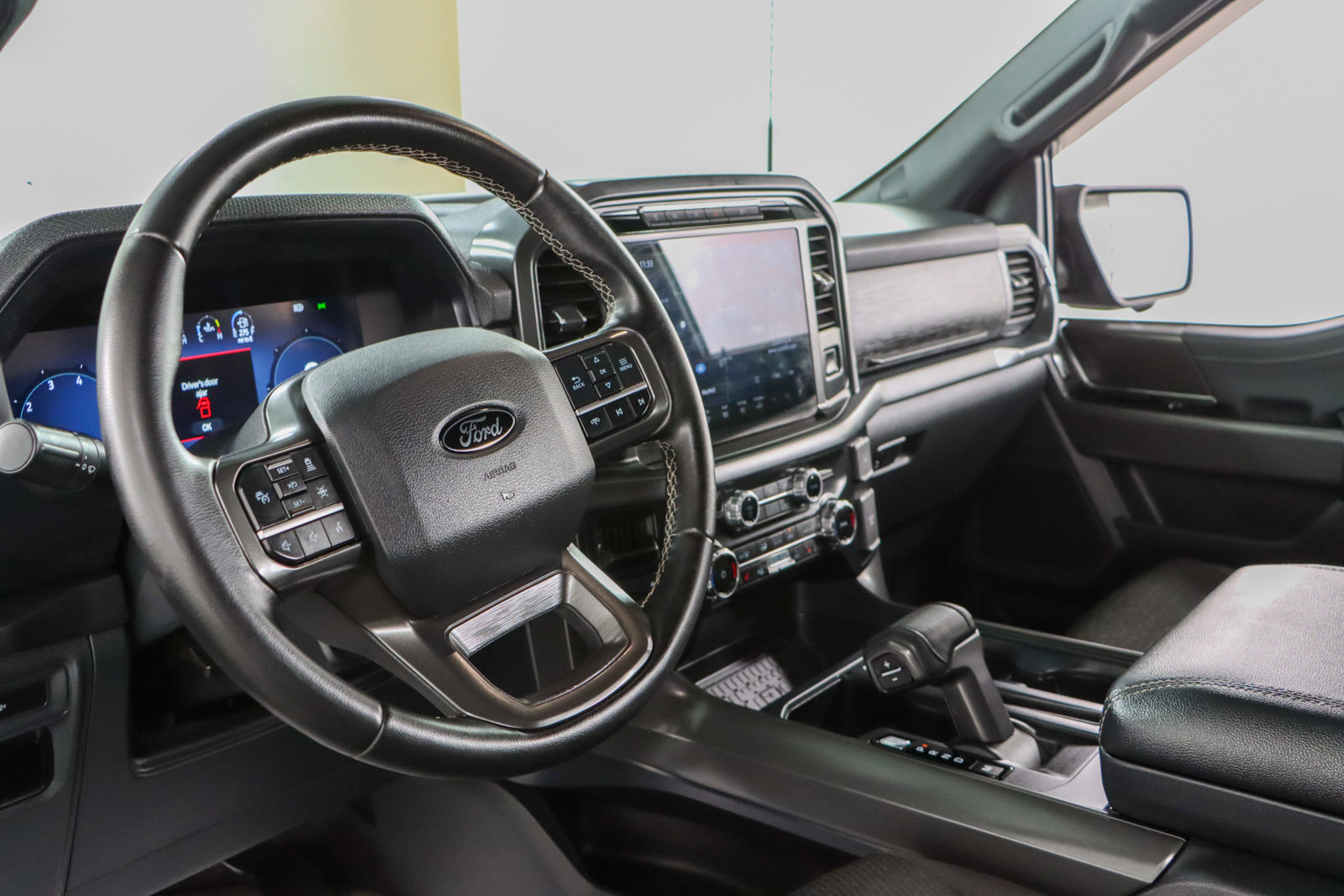 Used 2024 Ford F150 XLT w/ Equipment Group 302A MID image 24