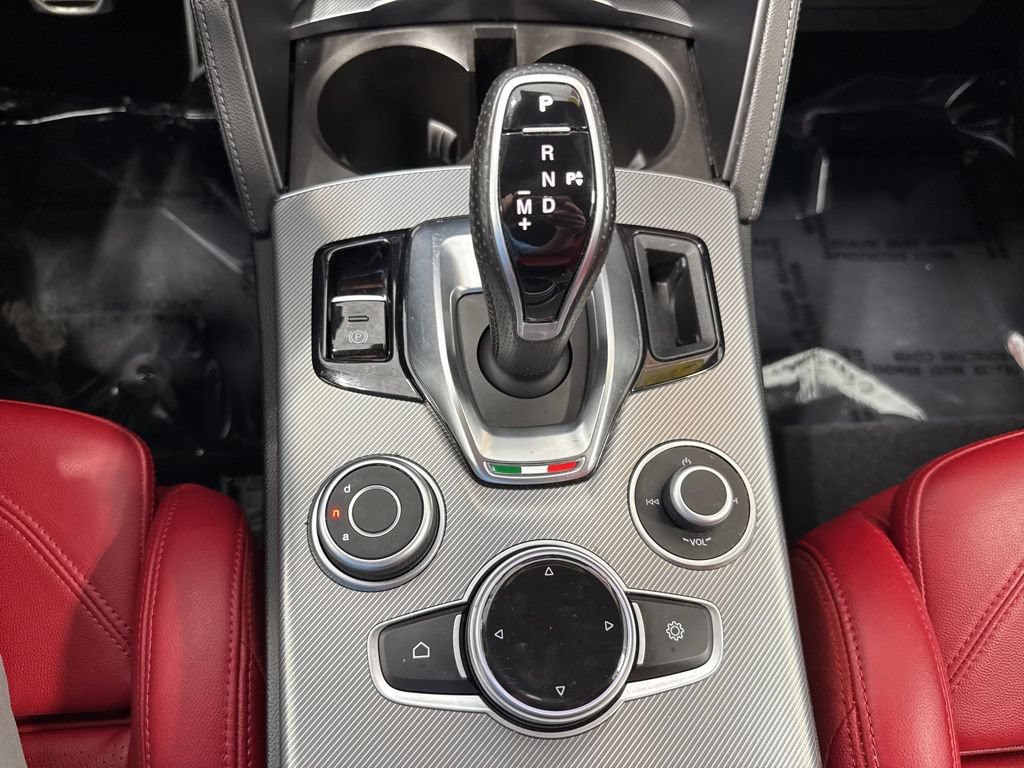 Used 2024 Alfa Romeo Stelvio Veloce AWD/4WD image 15