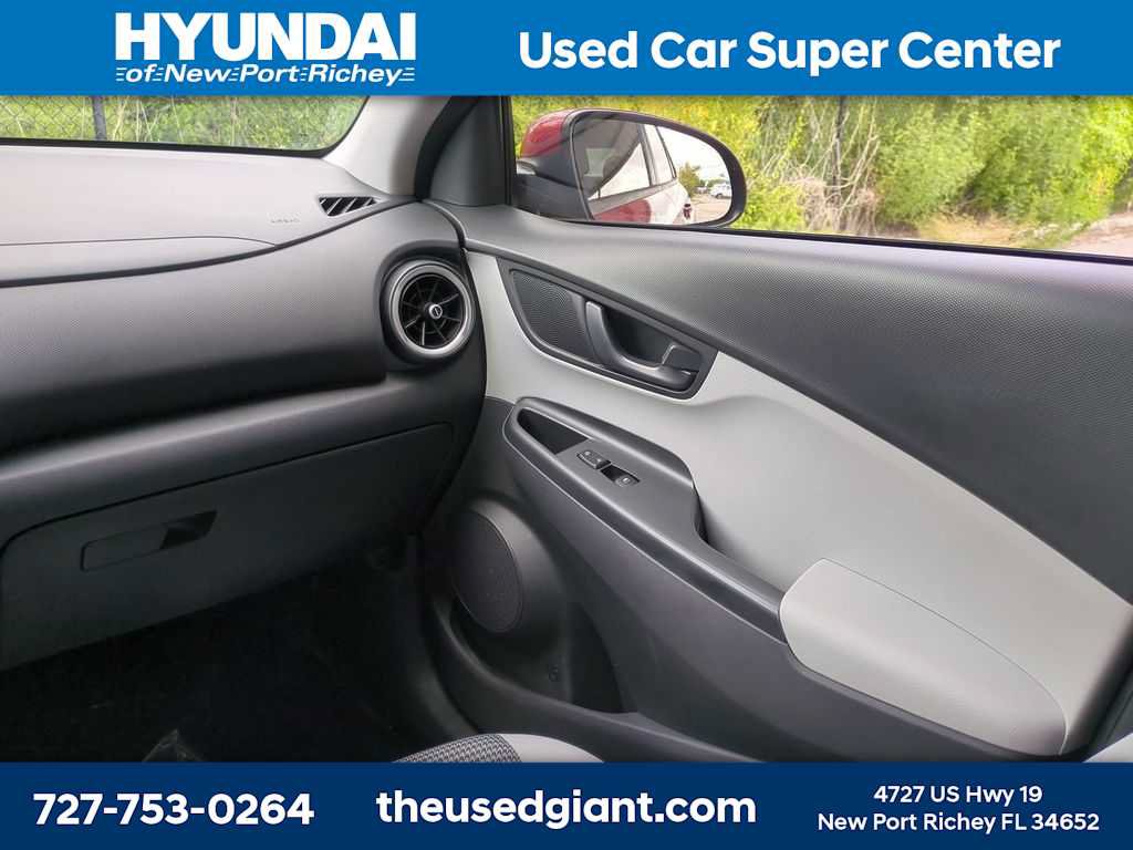 Certified 2022 Hyundai Kona SE FWD image 17