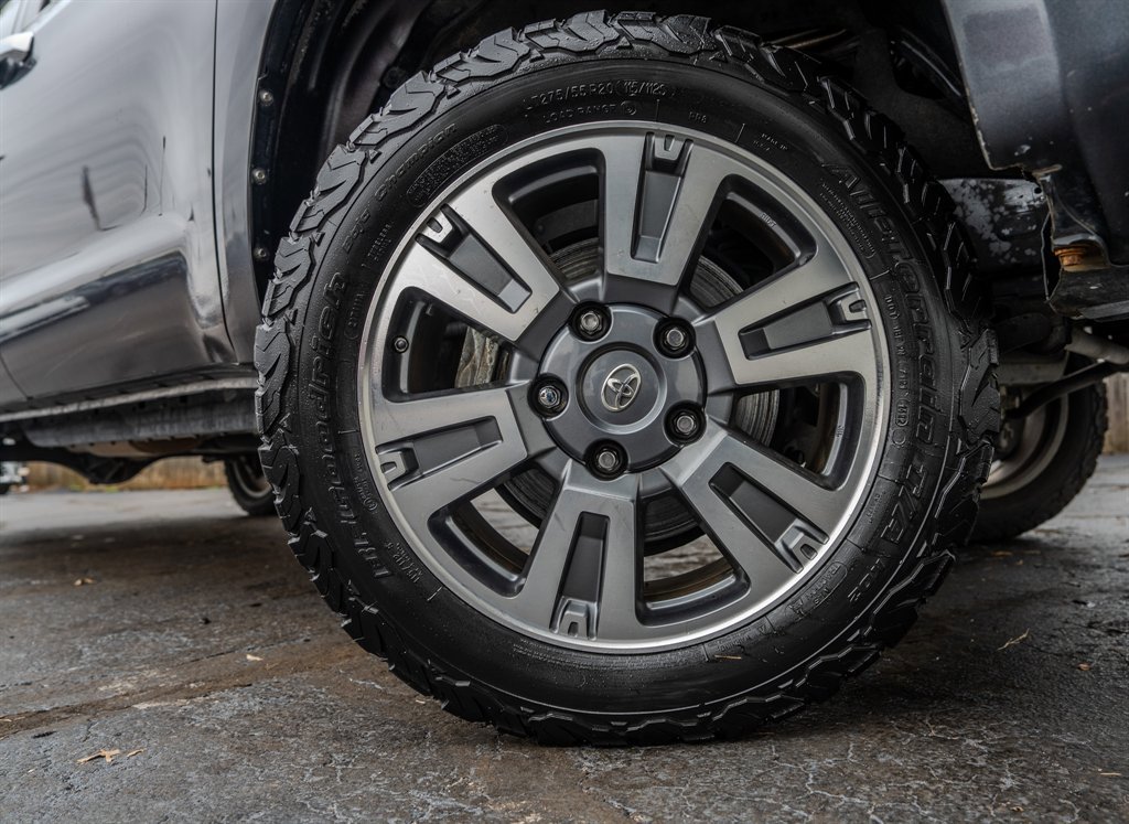 Used 2018 Toyota Tundra SR5 w/ SR5 Upgrade Package image 13