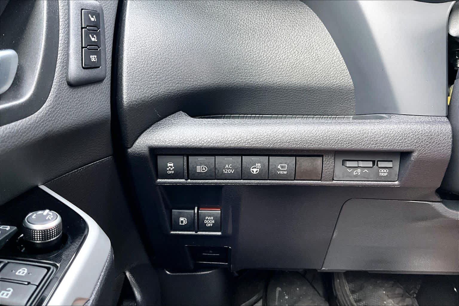Used 2026 Toyota Sienna Platinum AWD/4WD image 35