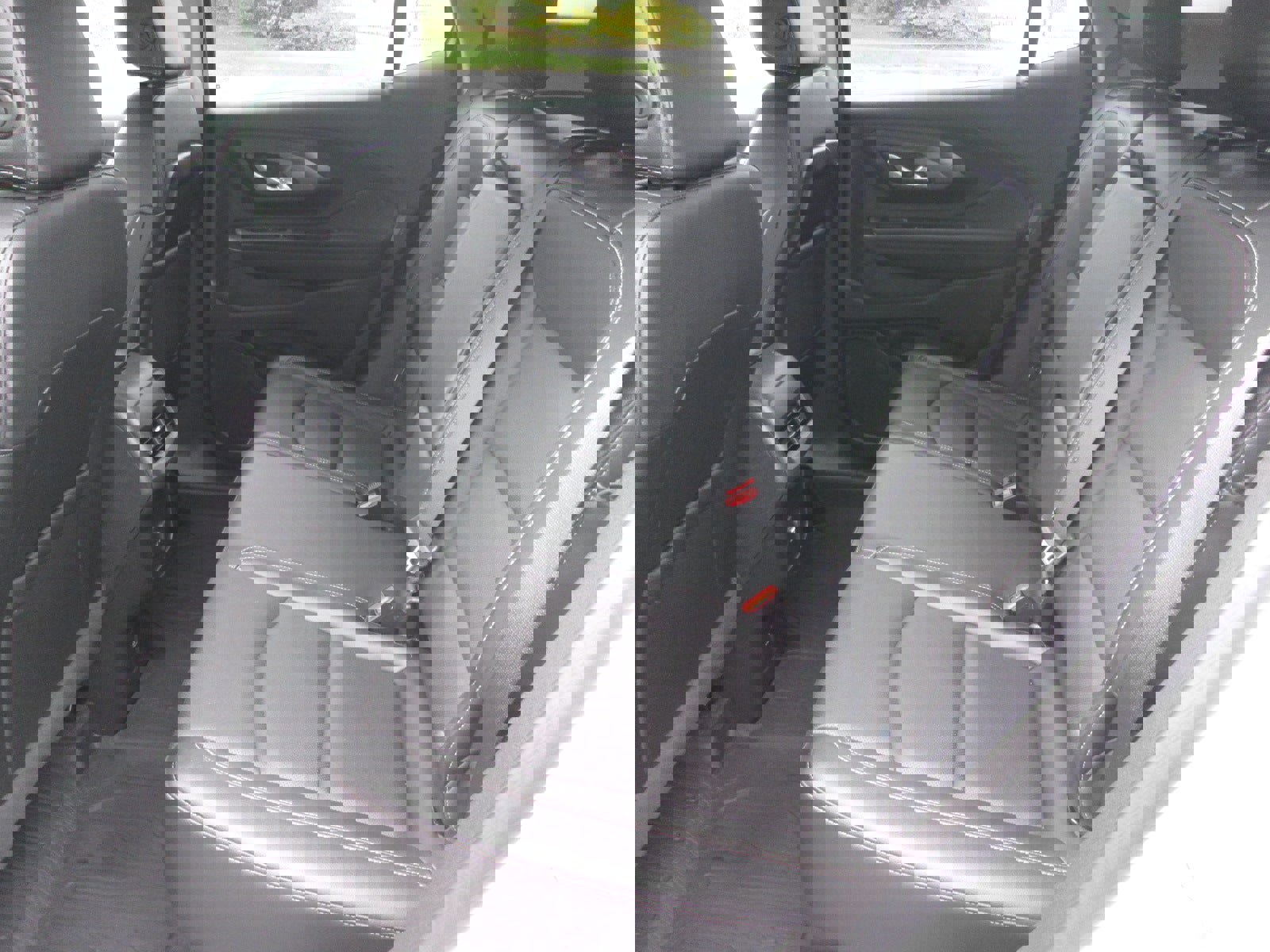 Certified 2024 GMC Terrain SLT w/ Infotainment Package II image 28