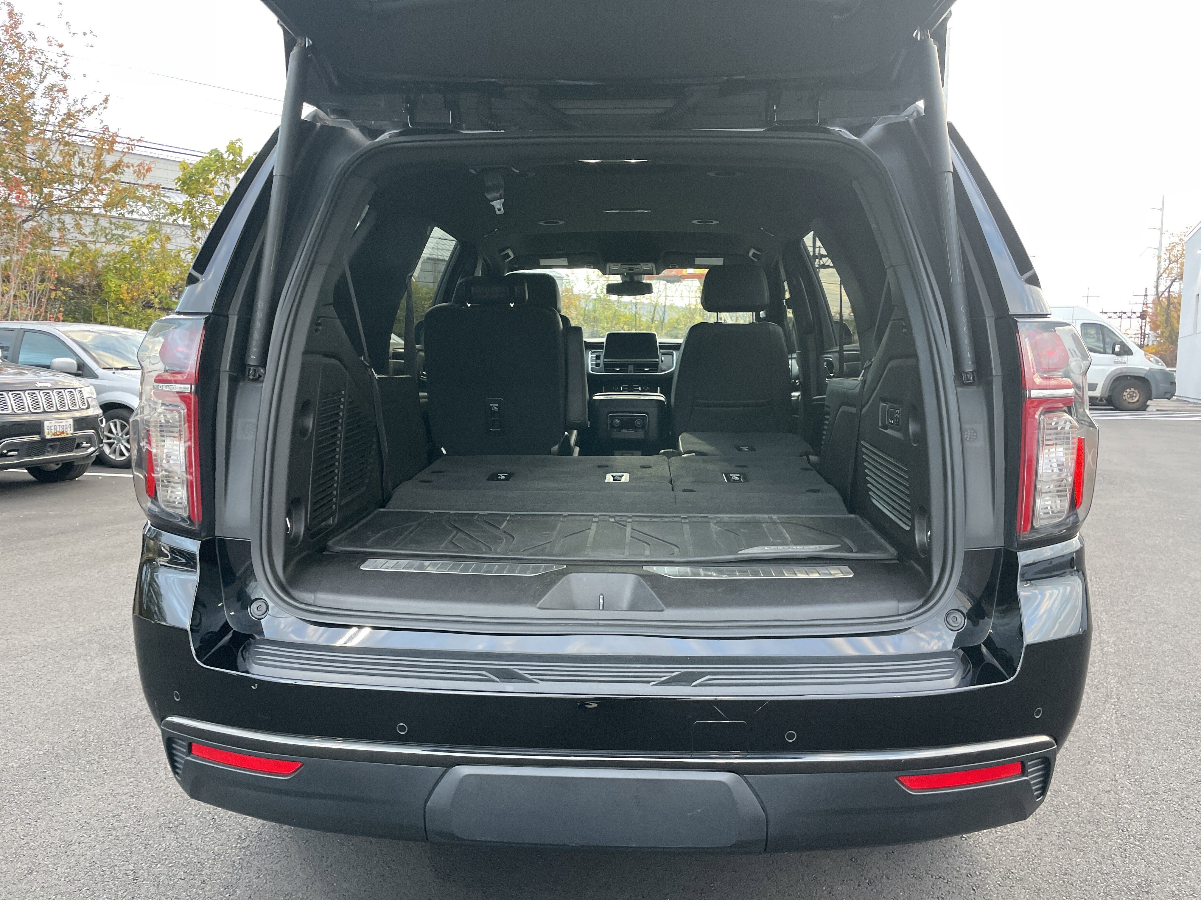 Used 2021 Chevrolet Tahoe Z71 w/ Luxury Package image 24