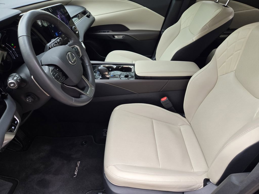 Used 2024 Lexus RX 350 FWD w/ Technology Package image 8