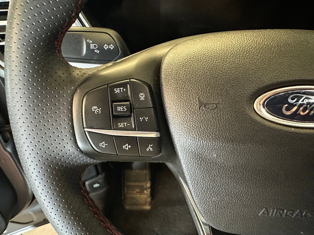 Used 2024 Ford Escape ST-Line w/ Tech Pack #1 AWD/4WD image 11