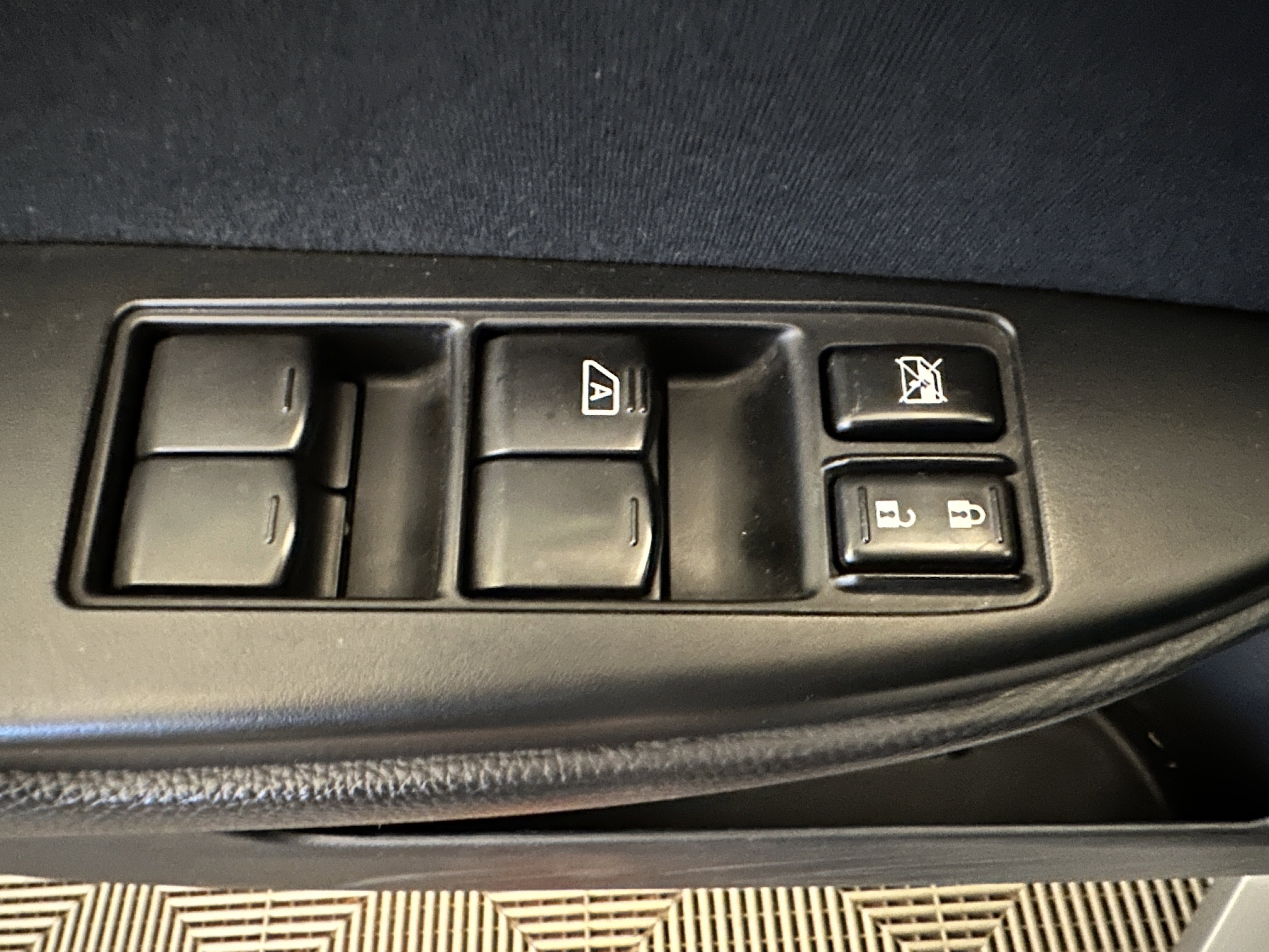 Used 2012 Subaru Legacy 2.5i w/ Alloy Wheel Pkg image 28