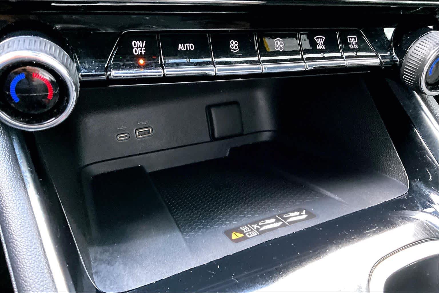 Used 2025 Chevrolet Traverse LT w/ Driver Confidence Package FWD image 34
