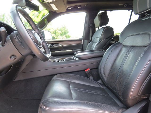Used 2023 Jeep Grand Wagoneer Series II AWD/4WD image 18