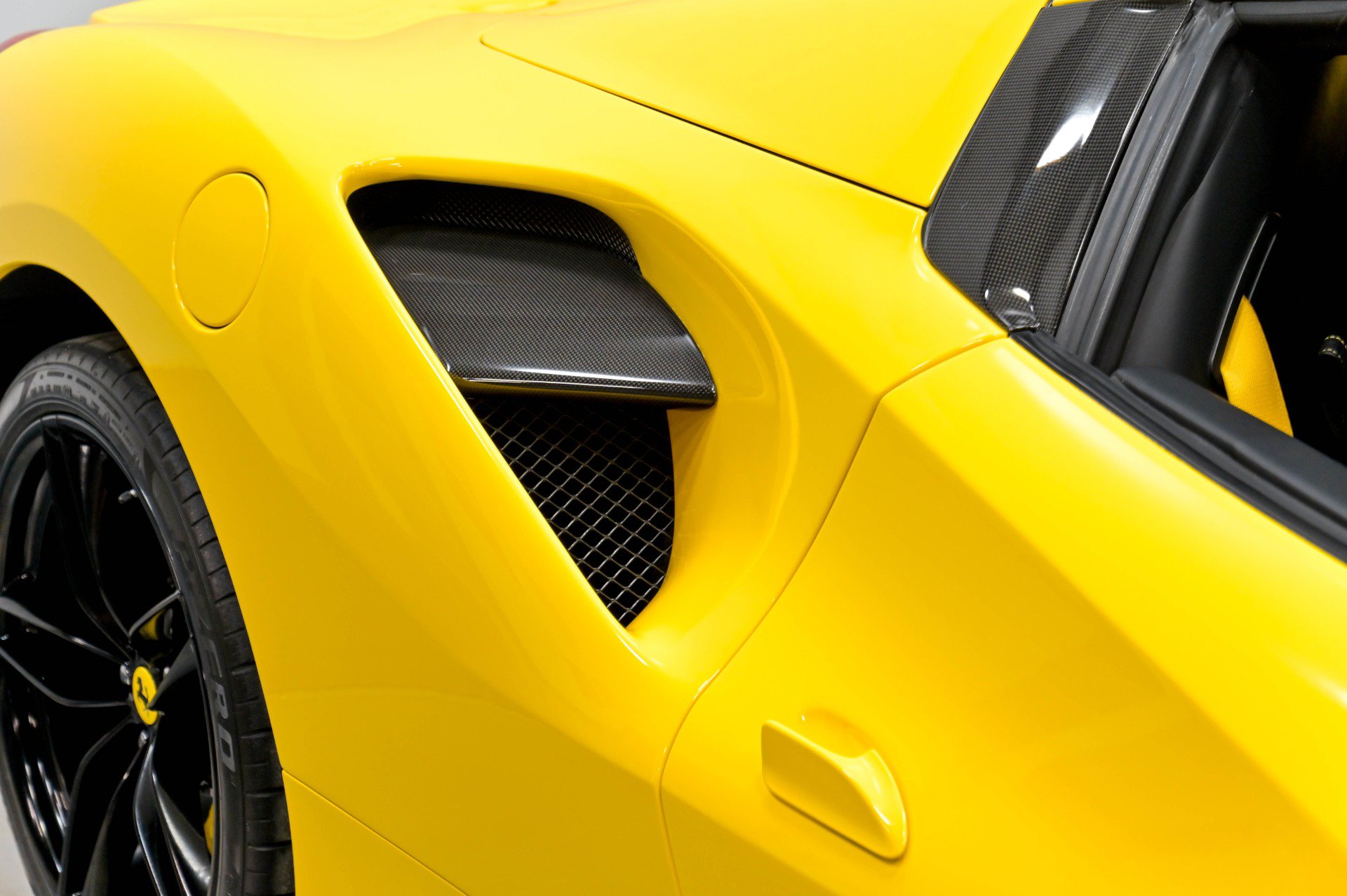 Used 2017 Ferrari 488 Spider RWD image 74