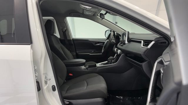 Used 2025 Toyota RAV4 XLE FWD image 20