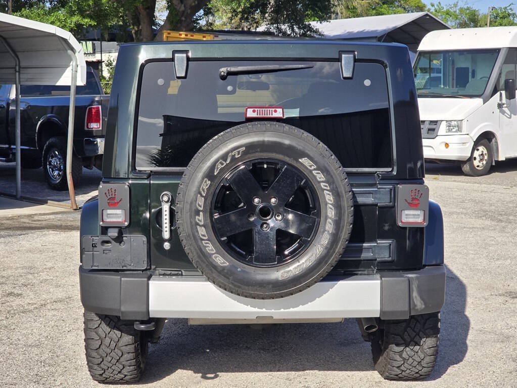 Used 2012 Jeep Wrangler Unlimited Sahara w/ Connectivity Group AWD/4WD image 7