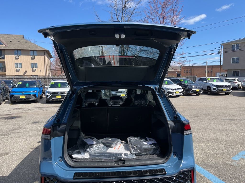 New 2026 Volkswagen Tiguan SE R-Line image 10