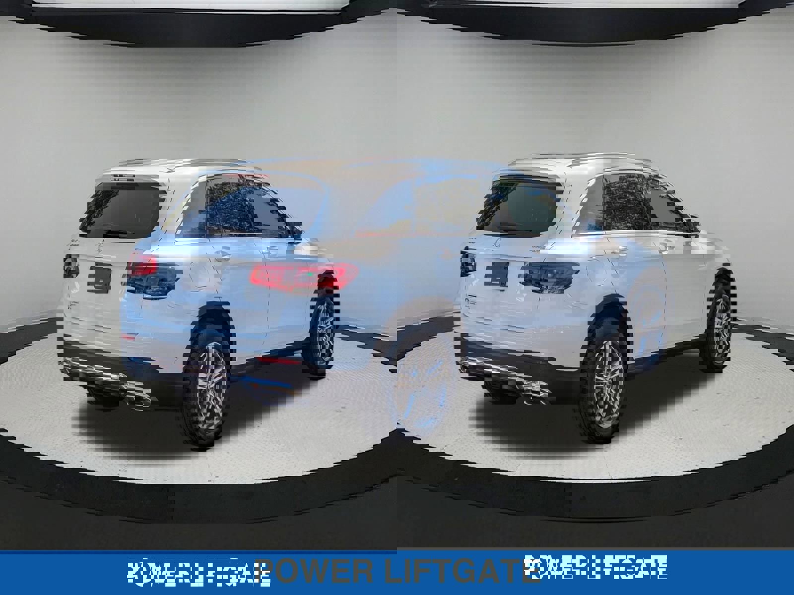 Used 2021 Mercedes-Benz GLC 300 4MATIC image 4