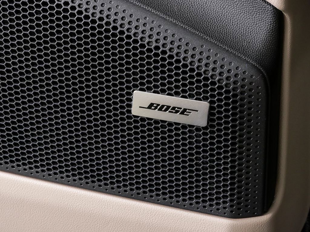 Used 2025 Porsche Macan Electric RWD image 7