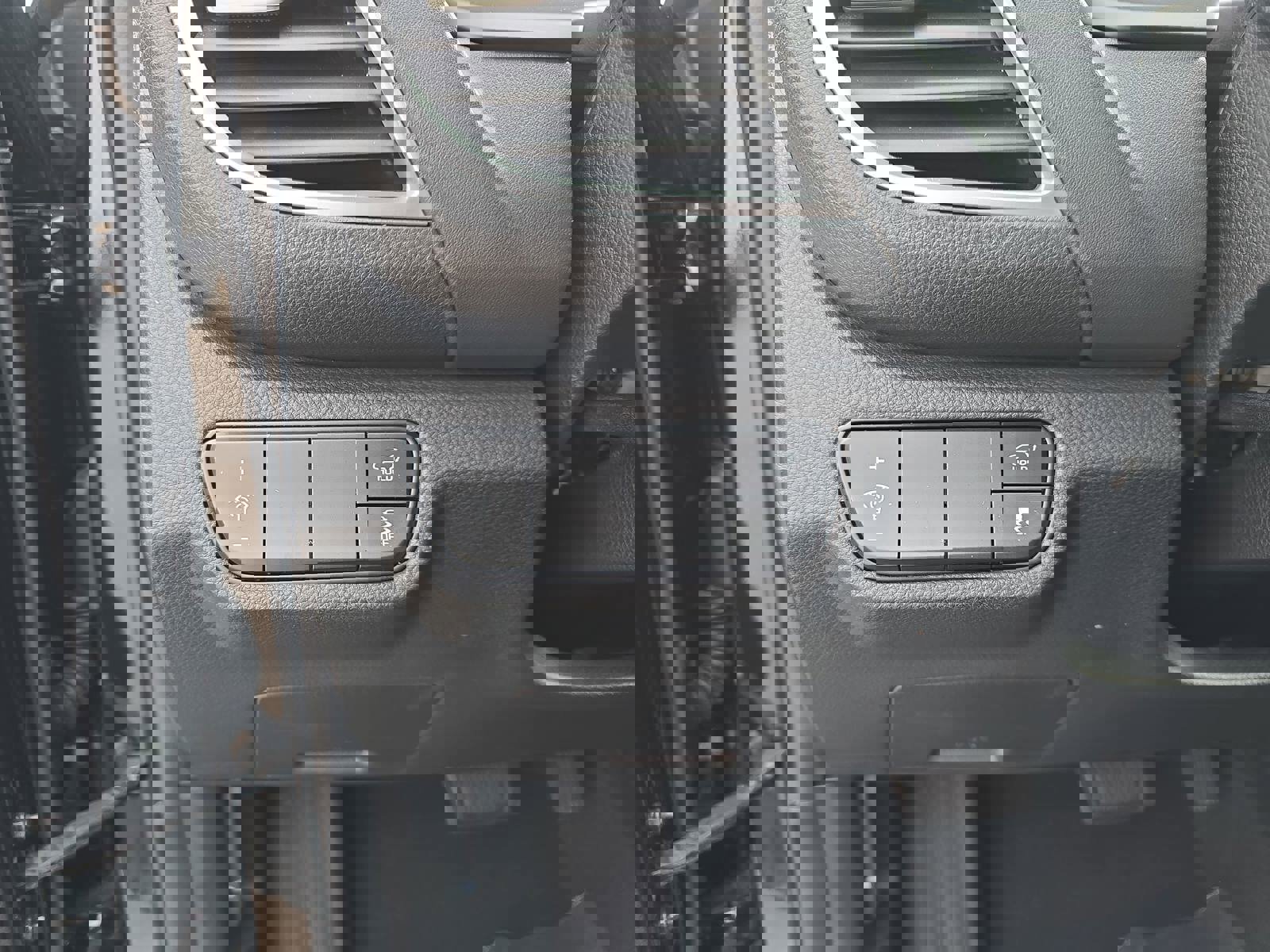 Used 2024 Kia Seltos SX w/ SX Sunroof Package image 27