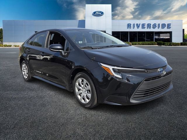 Used 2024 Toyota Corolla LE image 1