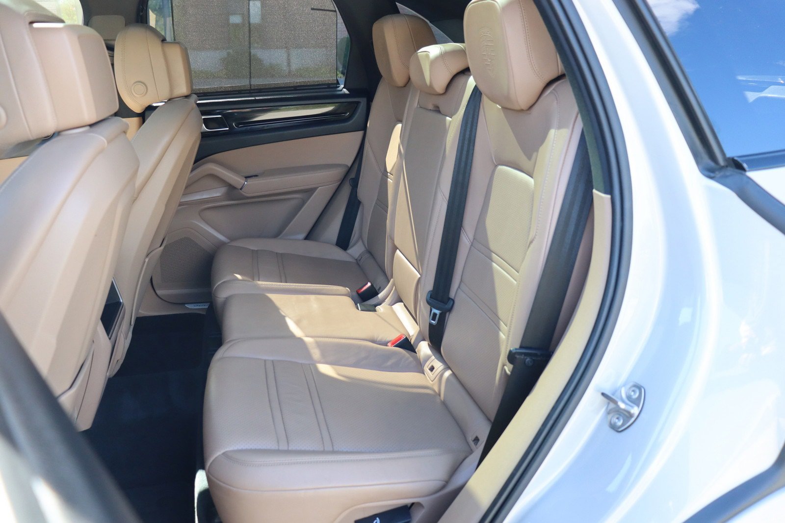 Used 2023 Porsche Cayenne AWD/4WD image 15