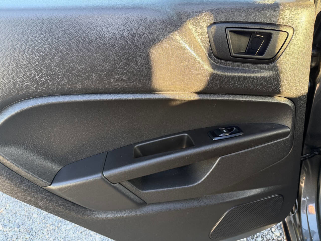 Used 2017 Ford Fiesta SE image 31