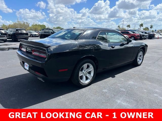 Used 2023 Dodge Challenger SXT image 6