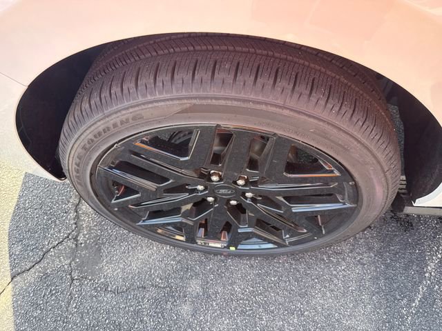 New 2026 Ford Expedition Platinum image 15