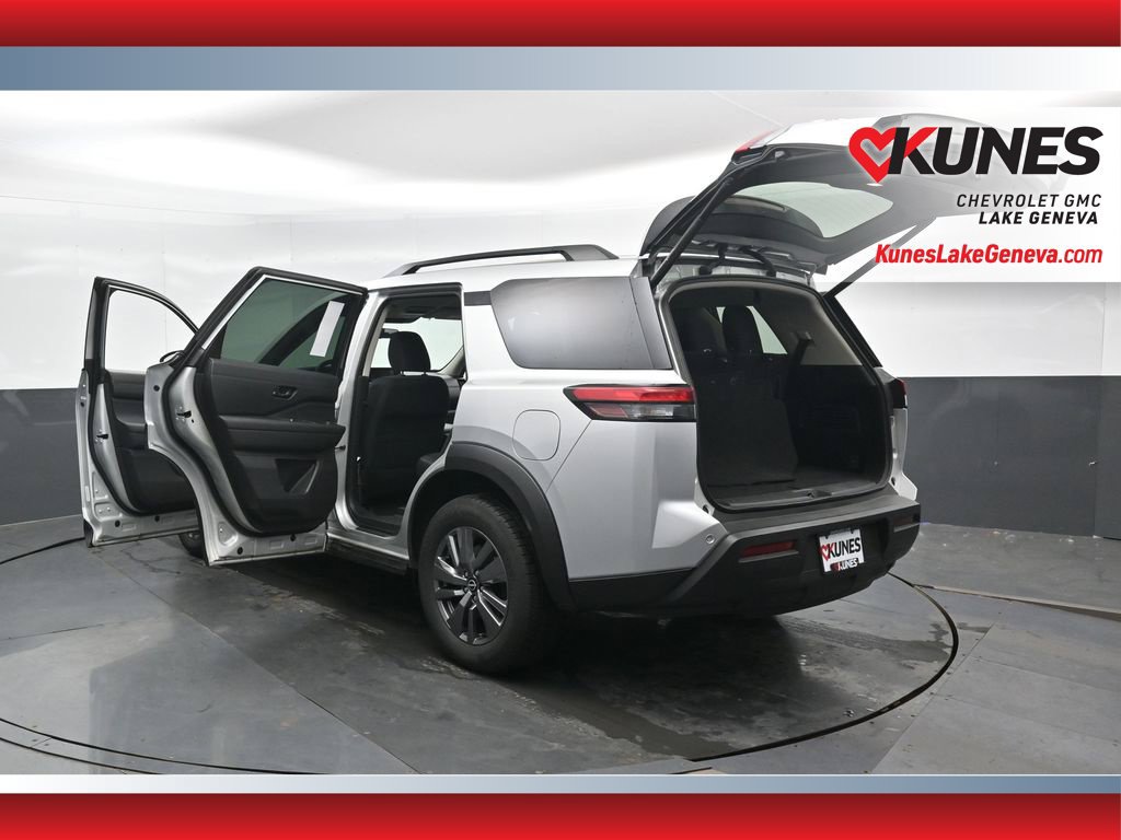 Used 2025 Nissan Pathfinder SV FWD image 48