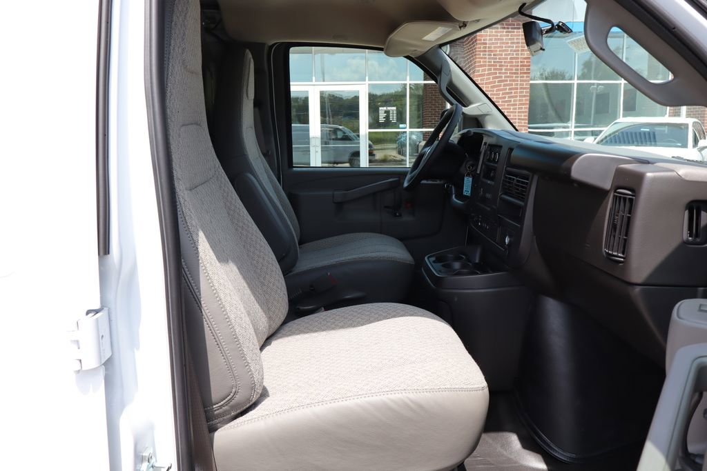 New 2025 Chevrolet Express 2500 w/ Driver Convenience Package image 36