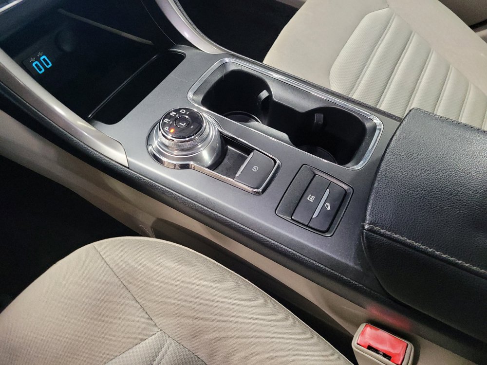 Used 2019 Ford Fusion SE FWD image 26