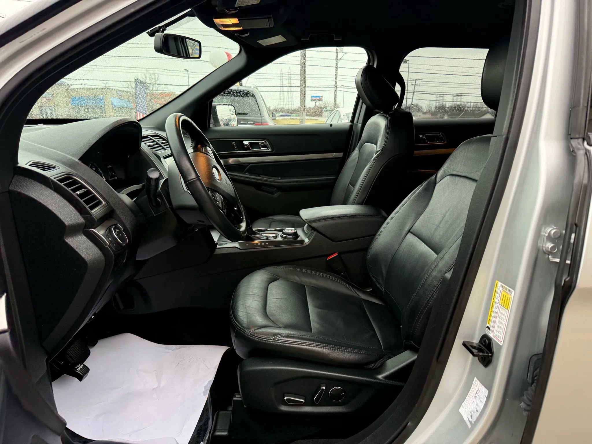 Used 2018 Ford Explorer XLT w/ Equipment Group 202A image 20