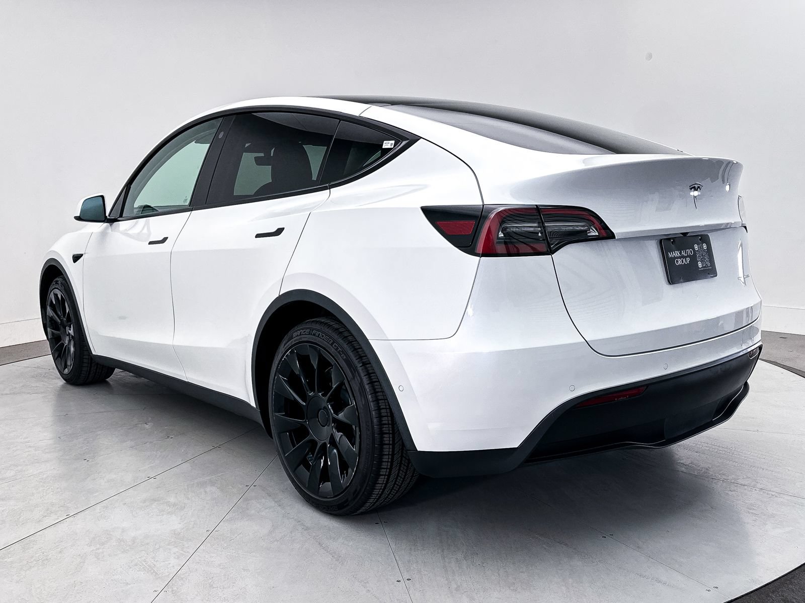 Used 2021 Tesla Model Y Long Range AWD/4WD image 13