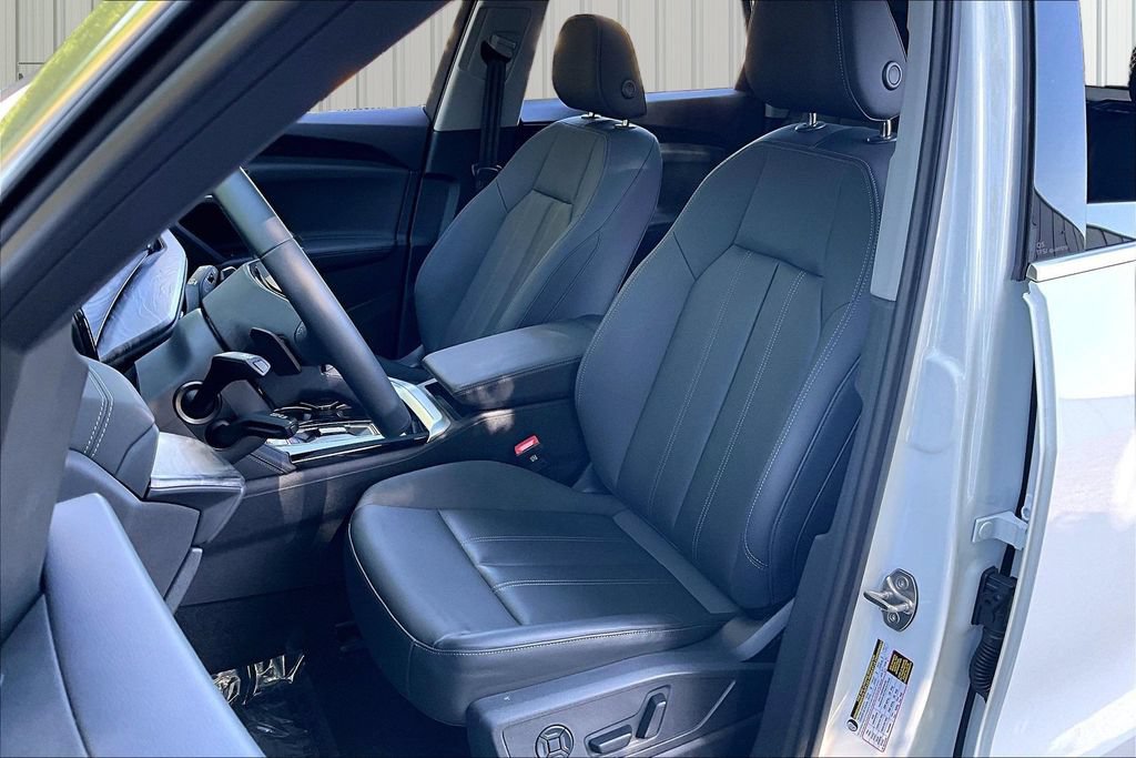 Used 2025 Audi Q5 Premium w/ Convenience Package AWD/4WD image 21