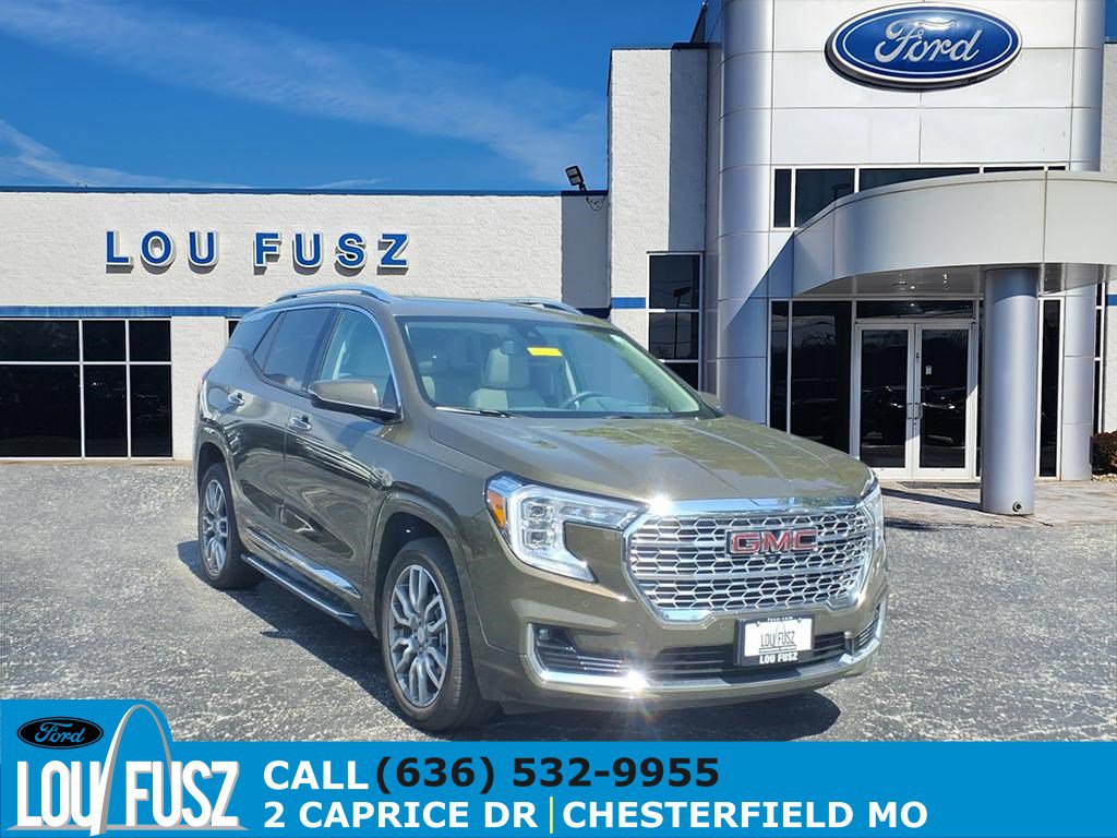 Used 2024 GMC Terrain Denali w/ Denali Premium Package