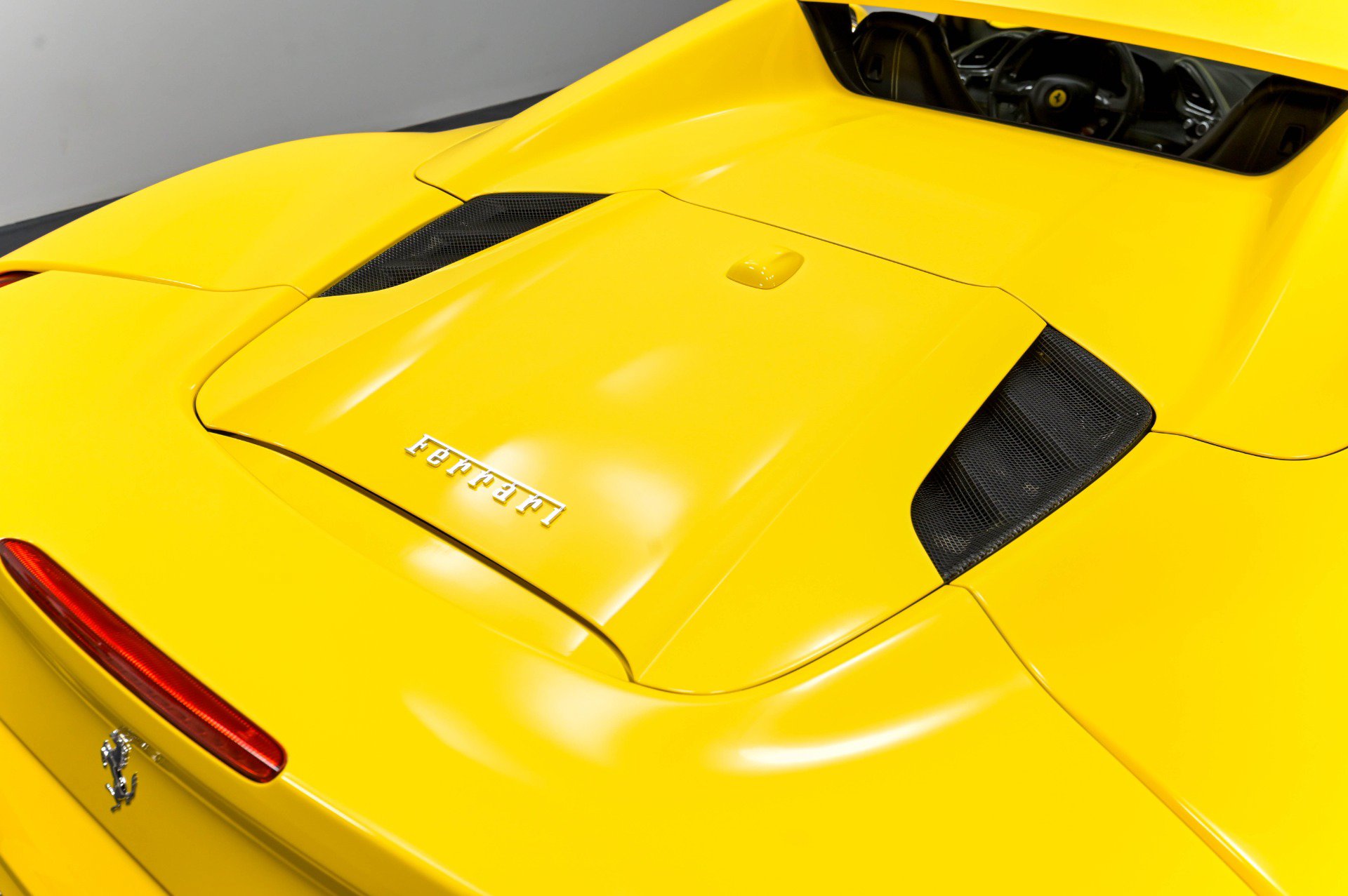 Used 2017 Ferrari 488 Spider RWD image 67